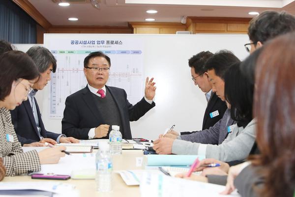 창원시, 기획부터 계약·설계 등 공공시설 표준 가이드라인 만든다★창원시, 기획부터 계약·설계 등 공공시설 표준 가이드라인 만든다(공공시설과) (2).jpg