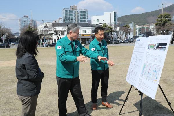 조명래 제2부시장, 진해군항제 준비 상황 현장 점검조명래 제2부시장, 진해군항제 준비 상황 현장 점검(관광과) (1).jpg