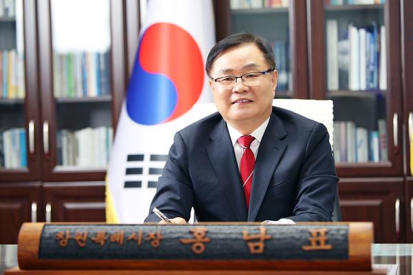홍남표 창원특례시장 “2025학년도 의대 정원 대학별 배정 환영”KakaoTalk_20240220_155514465_01.jpg