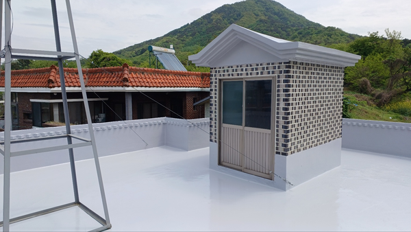 창원특례시,“시원지붕으로 올여름 시원하게 보내세요!”창원특례시,“시원지붕으로 올여름 시원하게 보내세요!”(기후대기과) (1).png