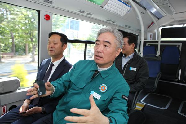 조명래 창원특례시 제2부시장, 원이대로 S-BRT 현장점검조명래 창원특례시 제2부시장, 원이대로 S-BRT 현장점검(신교통추진단) (2).JPG