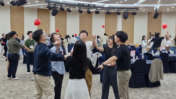 창원특례시, 미혼남녀 만남행사 ‘솔로(solo) 탈출’ 개최창원특례시, 미혼남녀 만남행사 ‘솔로(solo) 탈출’ 개최(인사과) (2).JPG