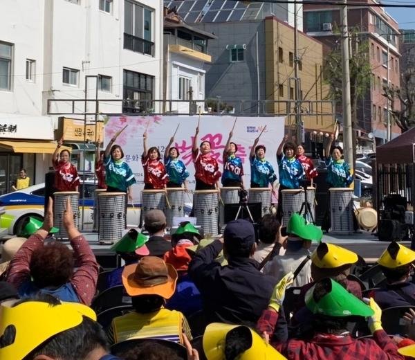 제12회 문화동 창원천 벚꽃축제 1