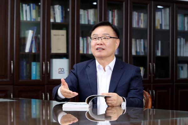 홍남표 창원특례시장, “폐지수집 노인 복지 욕구 파악해 필요서비스와 연계할 것”★홍남표 창원특례시장, “폐지수집 노인 복지 욕구 파악해 필요서비스와 연계할 것”(노인장애인과).jpg