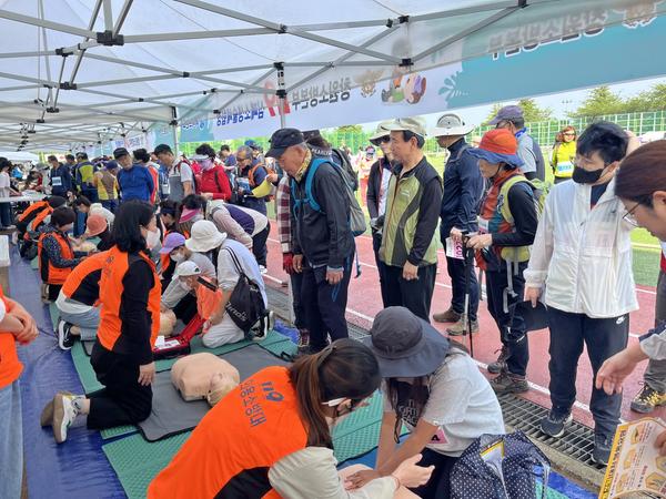 진해만생태숲 걷기대회 119안전체험장 '인기'