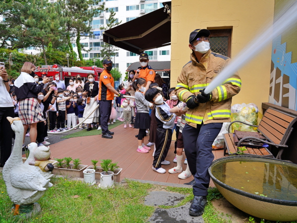 산새소리 유치원