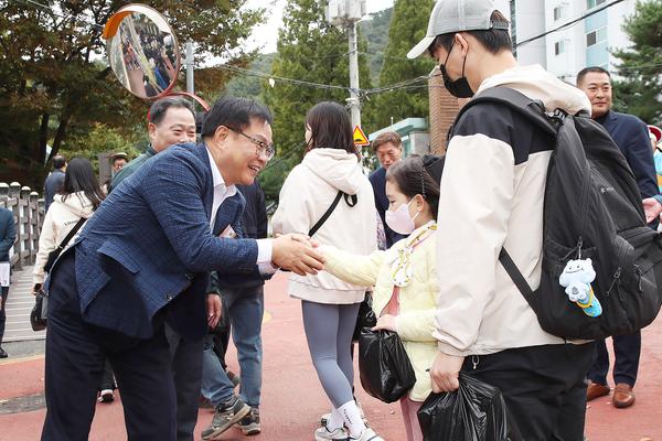 창원특례시, 제16회 웅남동민 건강걷기대회 성황리 개최