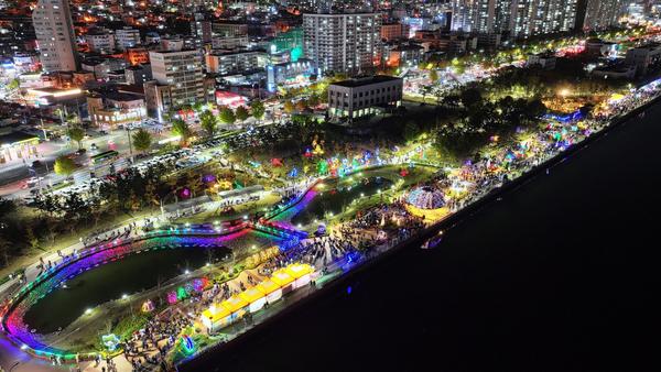 새로움이 넘친 제24회 마산가고파국화축제 성황리에 폐막