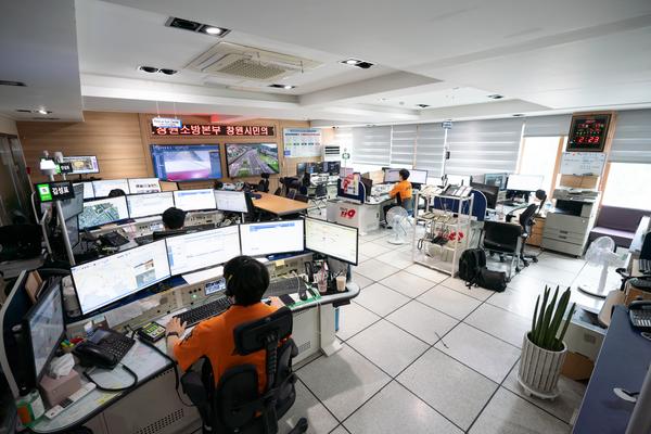 ※ 상기 이미지는 창원대학교 사진동아리(A.P.C)에서 재능기부로 촬영·제작된 이미지입니다.