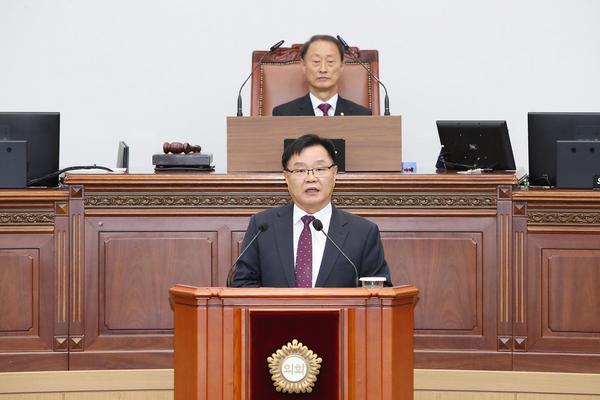 홍남표 창원특례시장, “2025년은 ‘동북아 중심 도약과 비상의 해’로 만들 것”