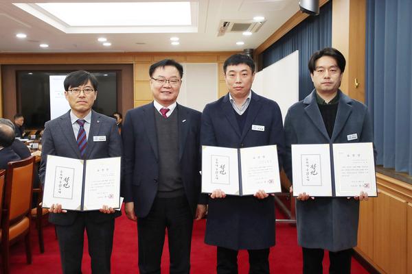 창원특례시, 1월‘이달의 우수공무원’표창 수여