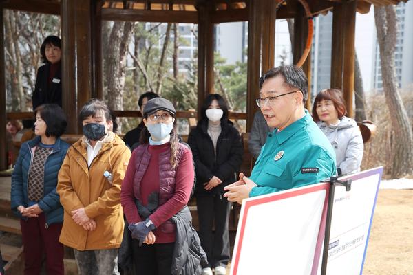 홍남표 창원특례시장, 생활밀착형 사업 준공 현장 연이은 방문... “시민 일상 속 성과 창출 집중” ★ 홍남표 창원특례시장, 생활밀착형 사업 준공 현장 연이은 방문 … 시민 일상 속 성과 창출 집중(자치행정과) (1).jpg