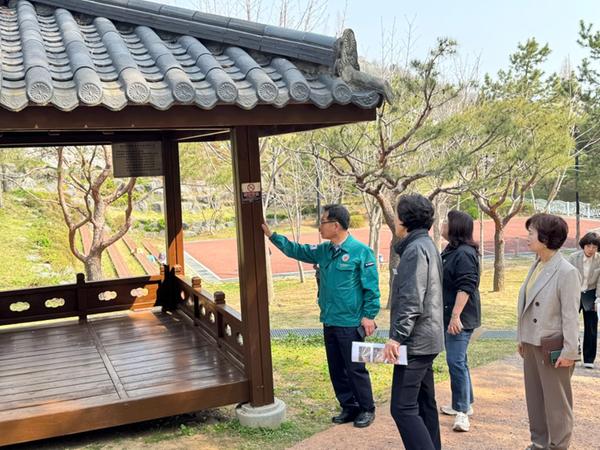 만날근린공원 목재시설물 정비 사업 준공 현장 점검