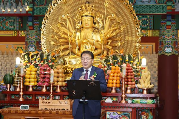 장금용 창원특례시장 권한대행, 성주사 전야 연등법회 참석★장금용 창원특례시장 권한대행, 성주사 전야 연등법회 참석(문화예술과) (1).jpg