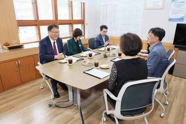 장금용 창원특례시장 권한대행, 스승의 날 맞아 창원천광학교 방문★장금용 창원특례시장 권한대행, 스승의 날 맞아 창원천광학교 방문(평생교육과) (1).jpg