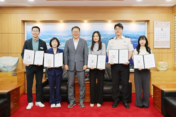 창원특례시, 5월 ‘이달의 우수공무원’ 표창 수여
