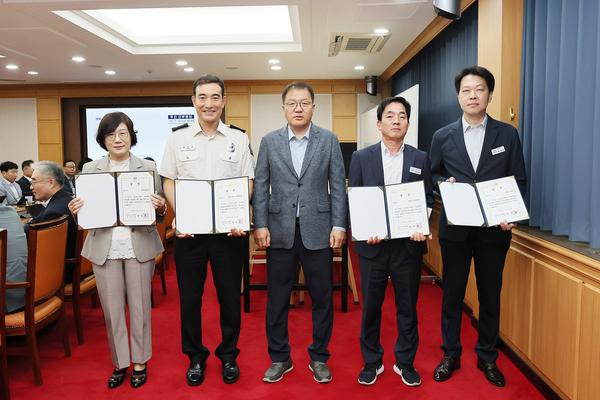 창원특례시, 2025년 상반기 신속 집행 우수부서 시상★창원특례시, 2025년 상반기 신속집행 우수부서 시상(예산담당관).jpg