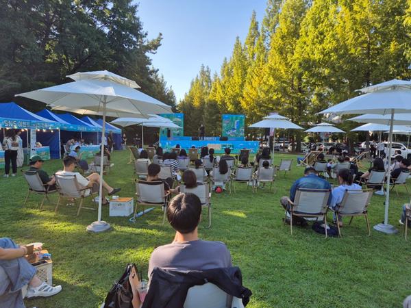 창원특례시,‘청춘 피크닉 & 스펀지 데이’ 성황리 개최창원특례시,‘청춘 피크닉 & 스펀지 데이’성황리 개최(청년정책담당관) (1)_청춘피크닉.jpg