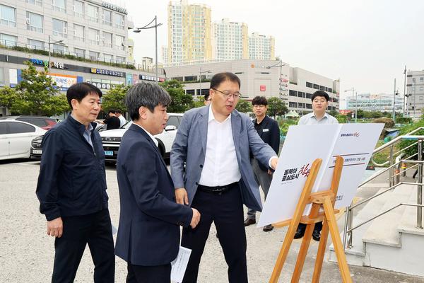장금용 창원특례시장 권한대행, 추석 앞두고 민생·현안 현장 두루 살펴★장금용 창원특례시장 권한대행, 추석 앞두고 민생·현안 현장 두루 살펴(자치행정과) (1).jpg