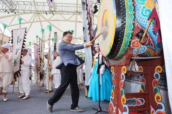 2025년 을사년 마산만날제, 전통과 현대의 조화 속 성료★2025년 을사년 마산만날제, 전통과 현대의 조화 속 성료(문화예술과) (1).jpg