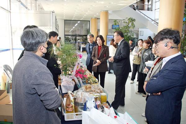 창원특례시청서 장애인직업재활시설 생산품 전시·판매 열려