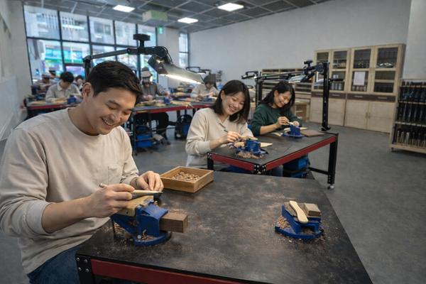 창원공예오픈스튜디오 시범 운영 열기 뜨겁다, 예약 시작과 동시에 마감 잇따라...창원공예오픈스튜디오 시범 운영 열기 뜨겁다, 예약 시작과 동시에 마감 잇따라...(문화예술과).jpg