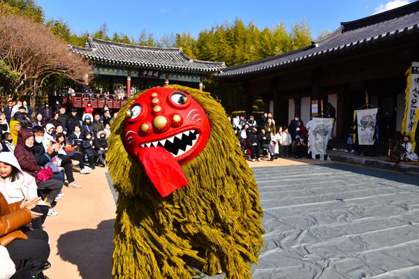 설 연휴는 가족과 함께 창원에서 즐기자!_창원의 집 세시민속놀이설 연휴는 가족과 함께 창원에서 즐기자!(공보관)(1).jpg