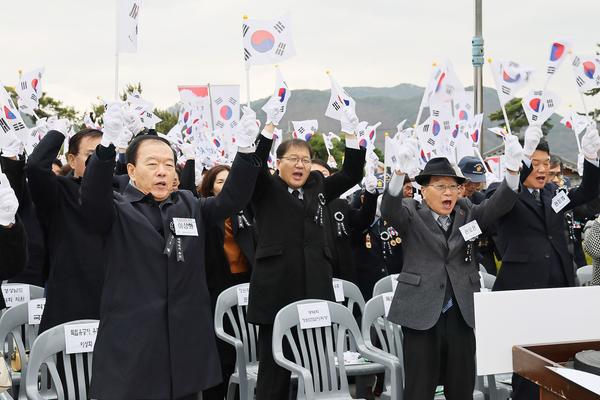 창원특례시,  3‧1절 애국지사 추모제 및 추념식 거행★창원특례시, 삼일절 애국지사 추모제 및 추념식 거행(사회복지과)(1).jpg