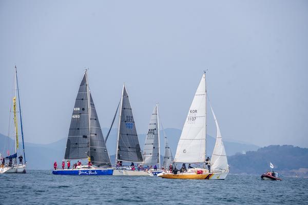 창원특례시, ‘3월 12일부터 15일 제3회 창원특례시장배 전국 요트대회’ 열려창원특례시,‘3월 12일부터 15일 제3회 창원특례시장배 전국 요트대회’열려(해양레저과) (3).jpg