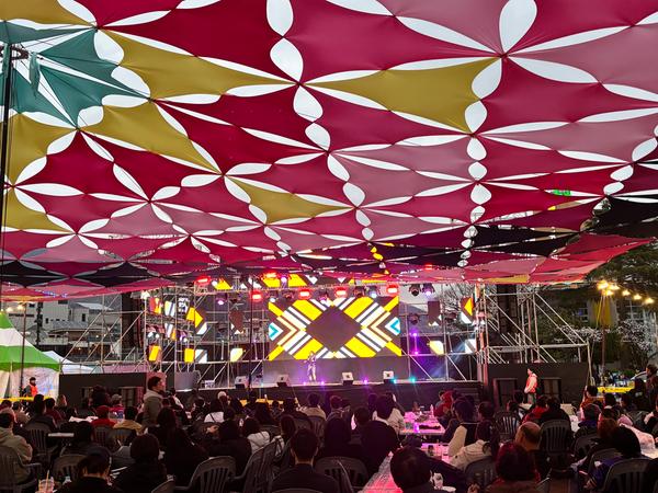 진해군항제, 군항나이트페스타로 밤의 열기를 더하다진해군항제, 군항나이트페스타로 밤의 열기를 더하다(관광과).jpg