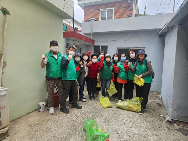 새마을협의회와 부녀회 단체사진