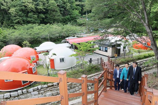 장금용 창원특례시장 권한대행 ‘밤골여울마당 어린이테마체험존' 점검