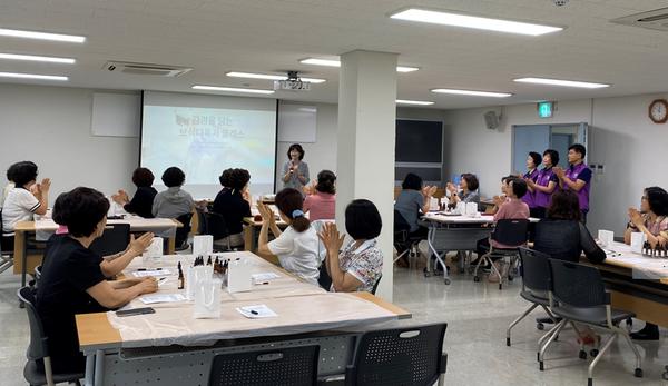 디퓨저 만들기 체험 운영 사진(1)체험사진(3).jpg