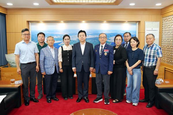 간담회 사진