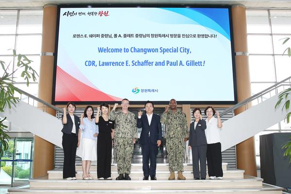미해군진해부대장 접견