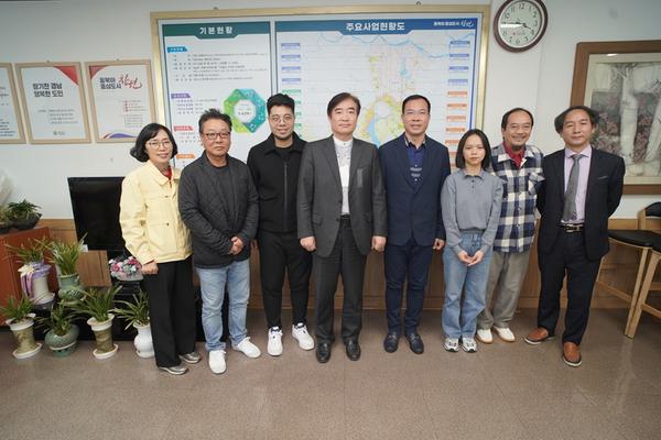 창원특례시, &lsquo;사격계 박항서&rsquo; 박충건 감독과 영화배경 스토리 나눠 창원특례시, ‘사격계 박항서’ 박충건 감독과 영화배경 스토리 나눠 (문화예술과).JPG