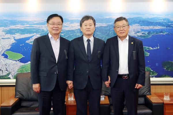 창원특례시,국방과학연구소와 방위산업발전 머리 맞댄다 창원특례시,국방과학연구소와 방위산업발전 머리 맞댄다 (전략산업과).jpg