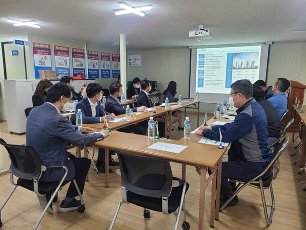 창원특례시, 지역건설활성화 위해 민관합동 세일즈 실시 (건설도로과)창원특례시, 지역건설활성화 위해 민관합동 세일즈 실시 (건설도로과) (2).jpg
