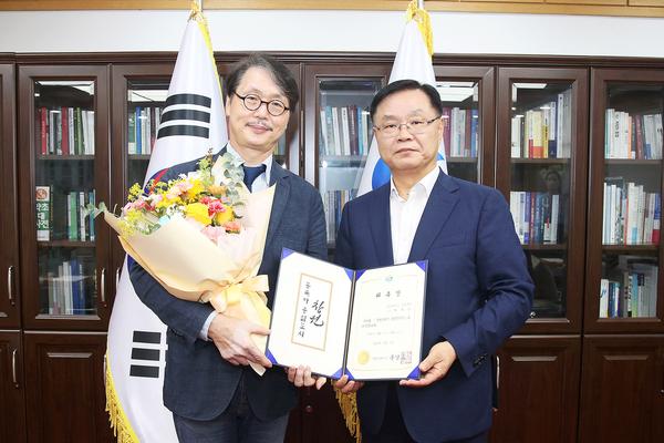 창원특례시, 국민대 최왕돈 교수 총괄건축가 위촉 창원특례시, 국민대 최왕돈 교수 총괄건축가 위촉 (건축경관과).jpg