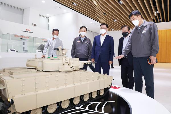 홍남표 창원특례시장, 글로벌 방산기업 한화디펜스 방문홍남표 창원특례시장, 글로벌 방산기업 한화디펜스 방문 (전략산업과) (3).jpg