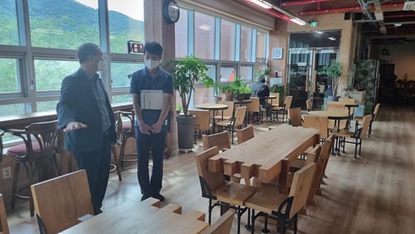 창원특례시, 편백 치유의 숲서 만끽하는 자연 힐링 체험 실시창원특례시, 편백 치유의 숲서 만끽하는 자연 힐링 체험 실시 (2).jpg