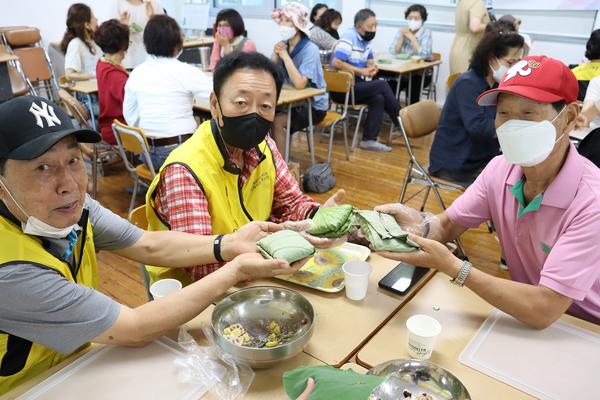 창원특례시, 여름철 주남의 연꽃으로 가족 건강 챙긴다창원특례시, 여름철 주남의 연꽃으로 가족 건강 챙긴다 (1).JPG
