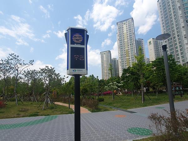 창원특례시, 미세먼지 신호등 활용하여 탄소시간 알린다 창원특례시, 미세먼지 신호등 활용하여 탄소시간 알린다 (1).jpg