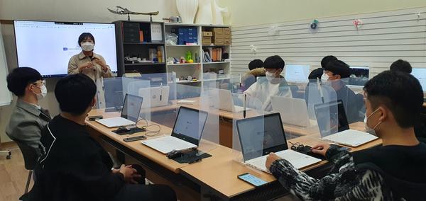 창원과학체험관, 메타버스 활용 온라인 가상현실 등 &lsquo;스마트 과학교실&rsquo; 운영.창원과학체험관, 메타버스 활용 온라인 가상현실 등 ‘스마트 과학교실’ 운영.jpg
