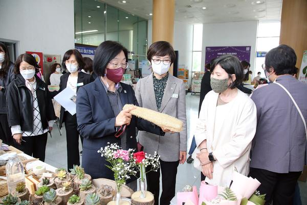창원특례시, 자활생산품 홍보&middot;판매&lsquo;늘채움 장터&rsquo; 운영 창원특례시, 자활생산품 홍보·판매‘늘채움 장터’ 운영 (2).jpg