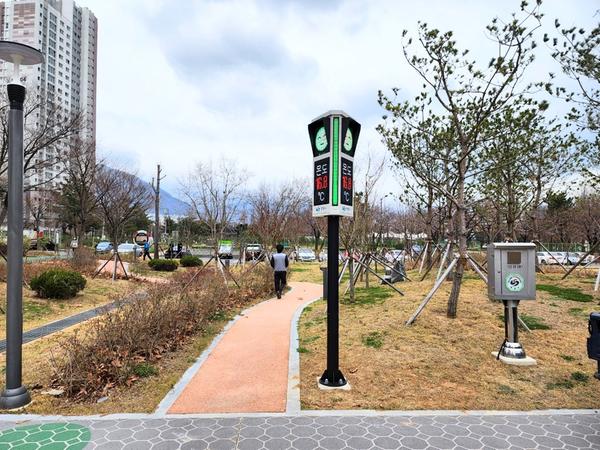 창원특례시, 미세먼지 및 오존 신호등 9개소 추가 설치 (신호등)창원특례시, 미세먼지 및 오존 신호등 9개소 추가 설치 (신호등).jpg