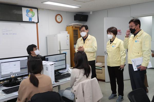 안경원 제1부시장, 창원보건소 등 방역현장 애로사항 청취안경원 제1부시장, 창원보건소 등 방역현장 애로사항 청취 (인사조직과) (2).jpg