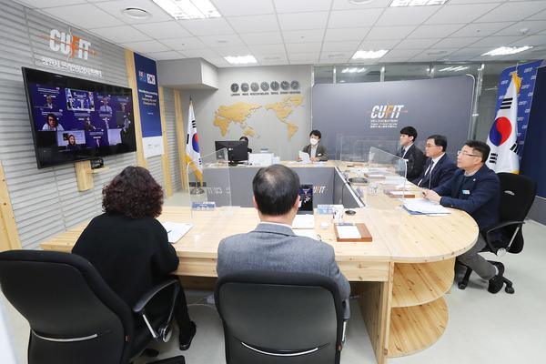 창원시, 호주 질롱시와 국제우호도시 체결 위해 사전 간담회 개최창원시, 호주 질롱시와 국제우호도시 체결 위해 사전 간담회 개최 (투자유치단) (3).jpg