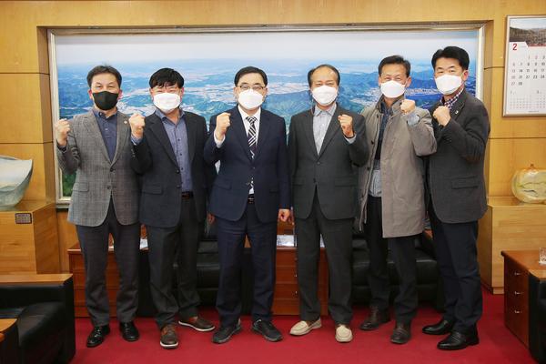 창원시, 국가품질명장협의회 경남지회 임원들과 만남 가져 창원시, 국가품질명장협의회 경남지회 임원들과 만남 가져 (산업혁신과) (1).jpg