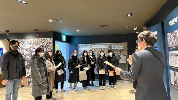 창원시, 3&middot;15의거 발원지 기념관 관람해설 참여자 호응 좋아 창원시, 3·15의거 발원지 기념관 관람해설 참여자 호응 좋아 (2).JPG